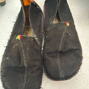 Vivo Barefoot Africa Black Moccasins with Red Stitching EU 39